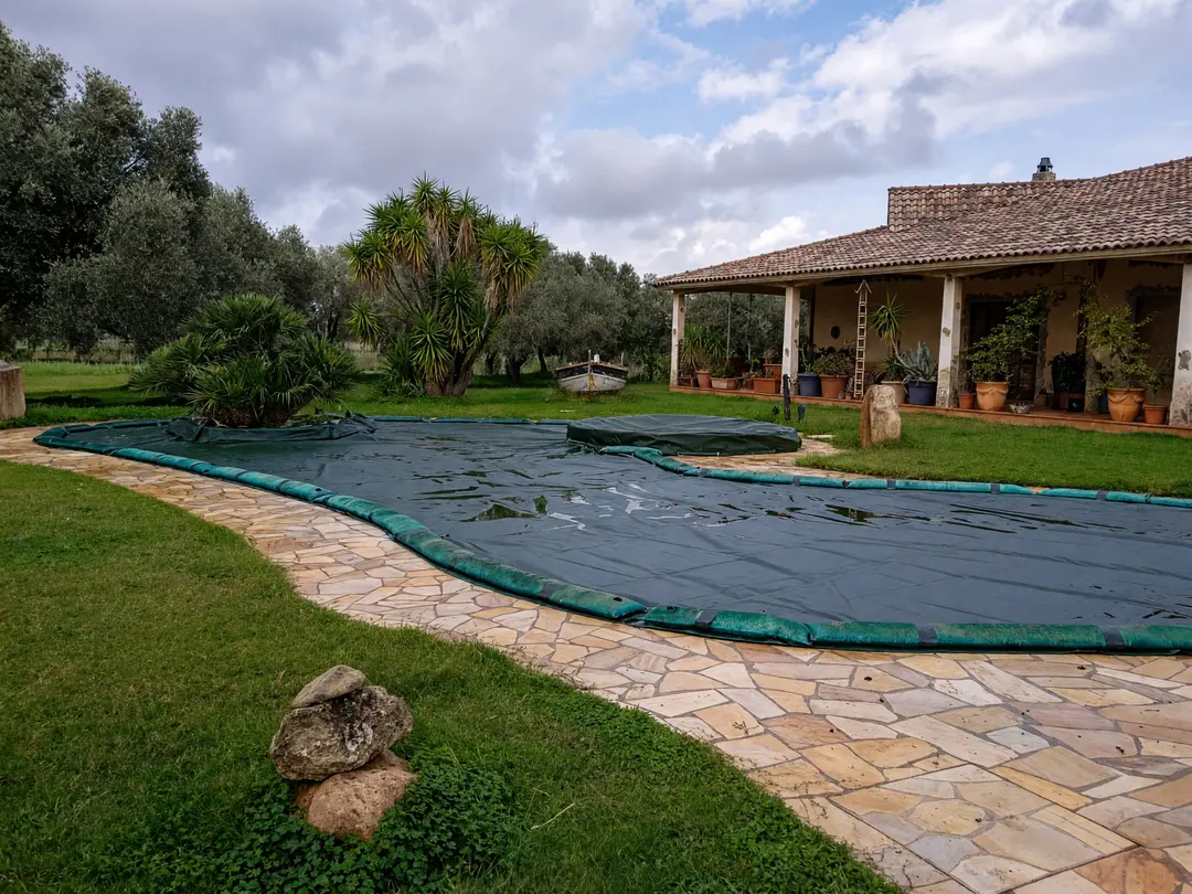 Custom-shaped winter pool cover
